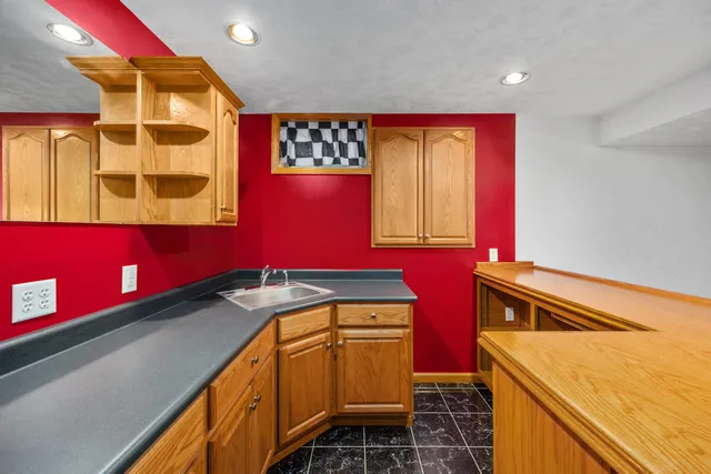 $565,000 | 6185 Willow Run Drive, Battle Creek, MI 49014