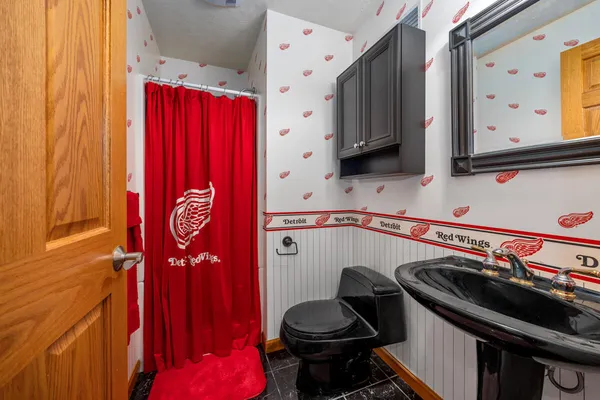 $549,900 | 6185 Willow Run Drive, Battle Creek, MI 49014