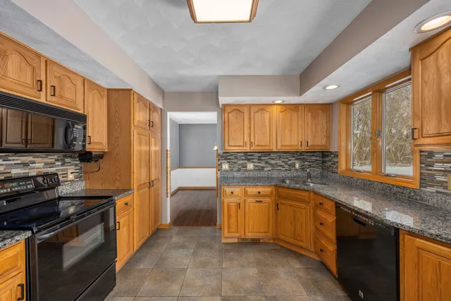 $565,000 | 6185 Willow Run Drive, Battle Creek, MI 49014