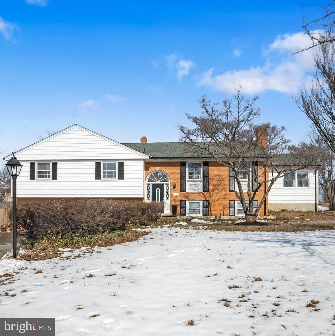 18901 Bloomfield Road Olney, MD 20832 - Photo 2 of 44