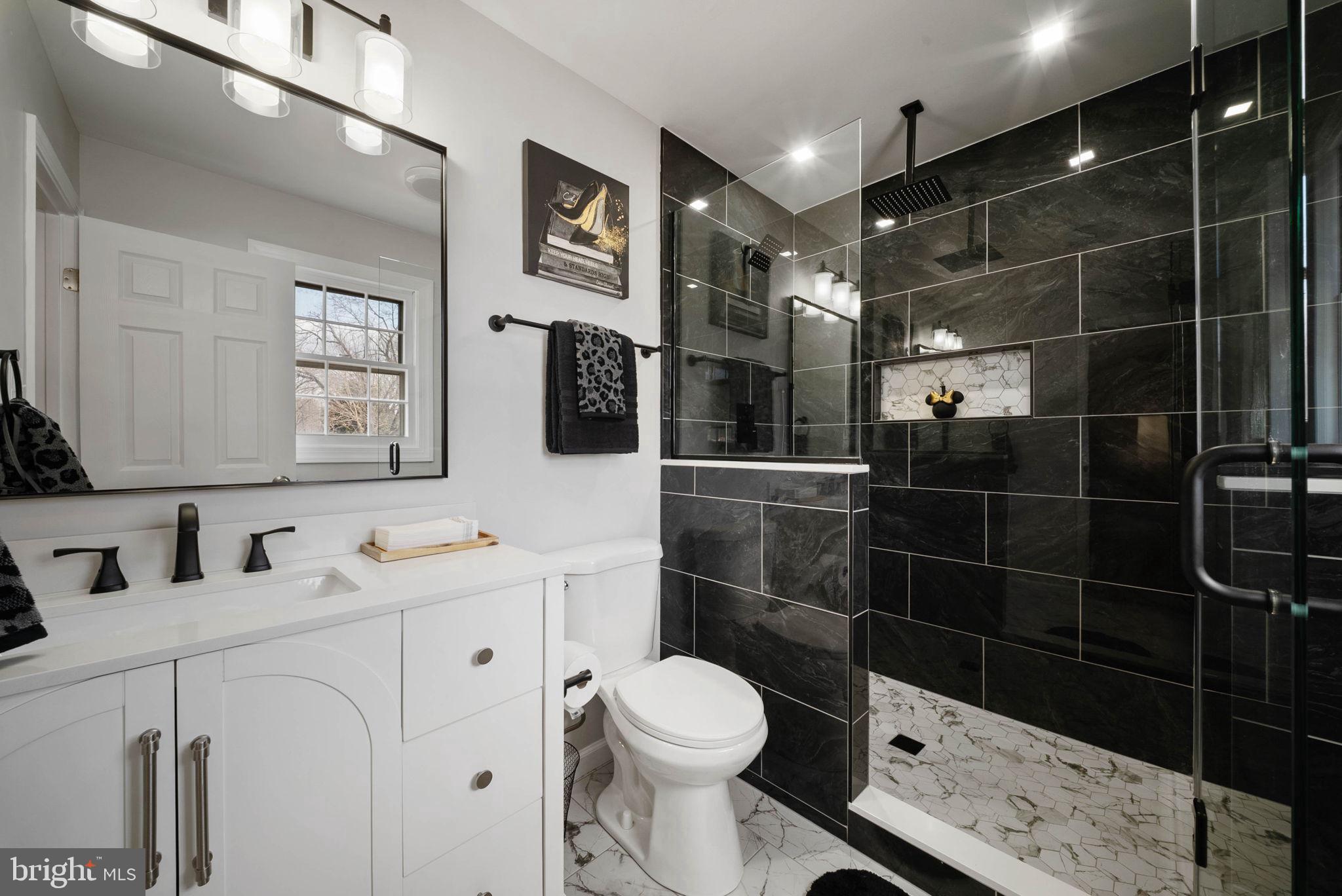 18901 Bloomfield Road Olney, MD 20832 - Photo 21 of 44 Stunning customized shower