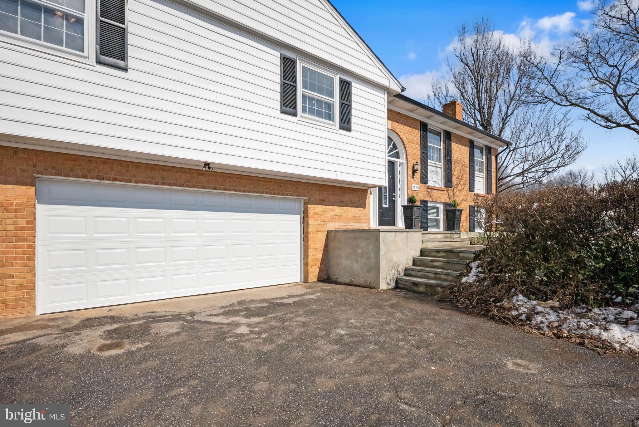 18901 Bloomfield Road Olney, MD 20832 - Photo 4 of 44 Large garage w NEW Door