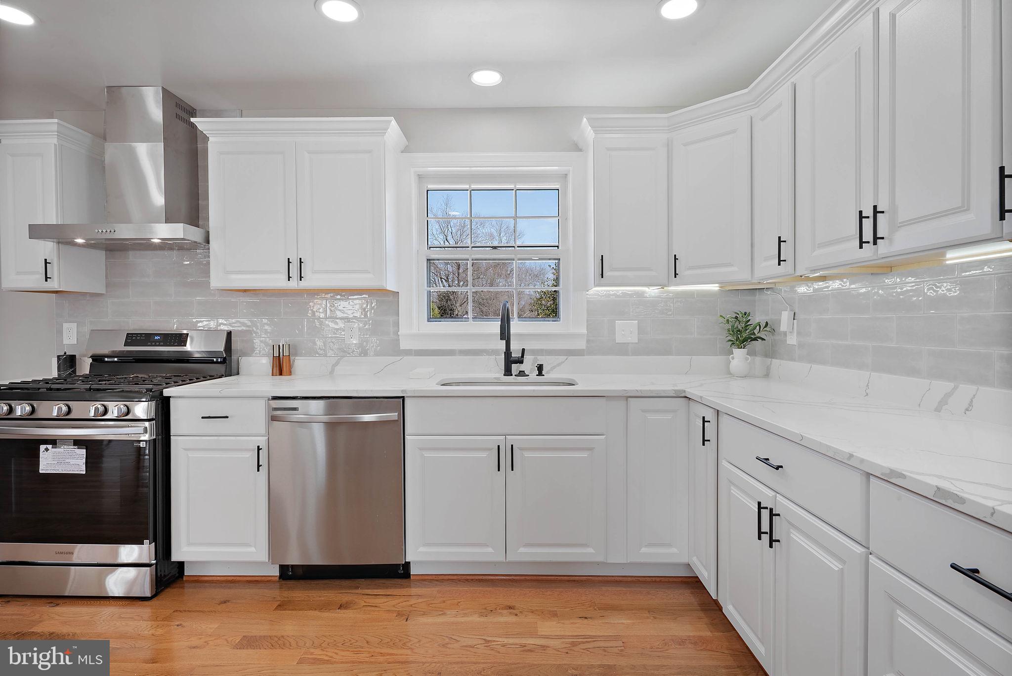 18901 Bloomfield Road Olney, MD 20832 - Photo 7 of 44 Kitchen with window looking out to back yard