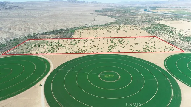 a view of a tennis court