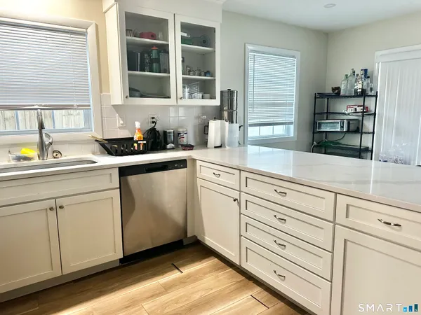 $3,300 | 100 Ruden Street, West Haven, CT 06516