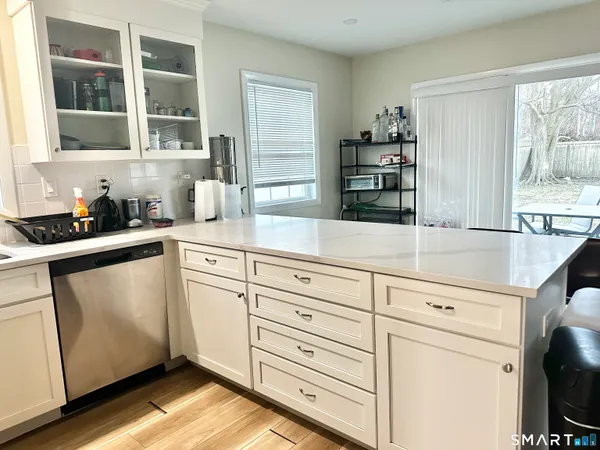 $3,300 | 100 Ruden Street, West Haven, CT 06516