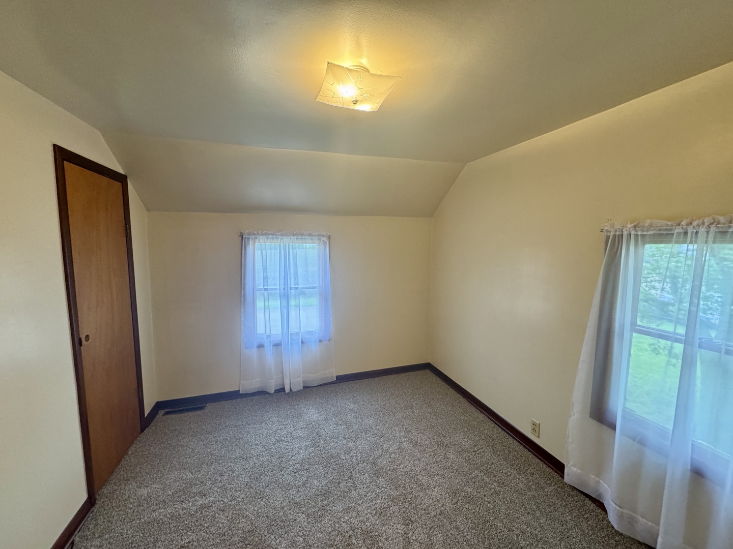 321 East North Street Sheffield, IL 61361 - Photo 19 of 26 an empty room with a window
