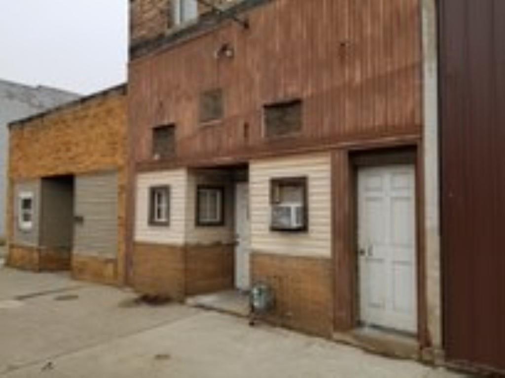 1517 South Walnut Street Muncie, IN 47302 - Photo 2 of 9