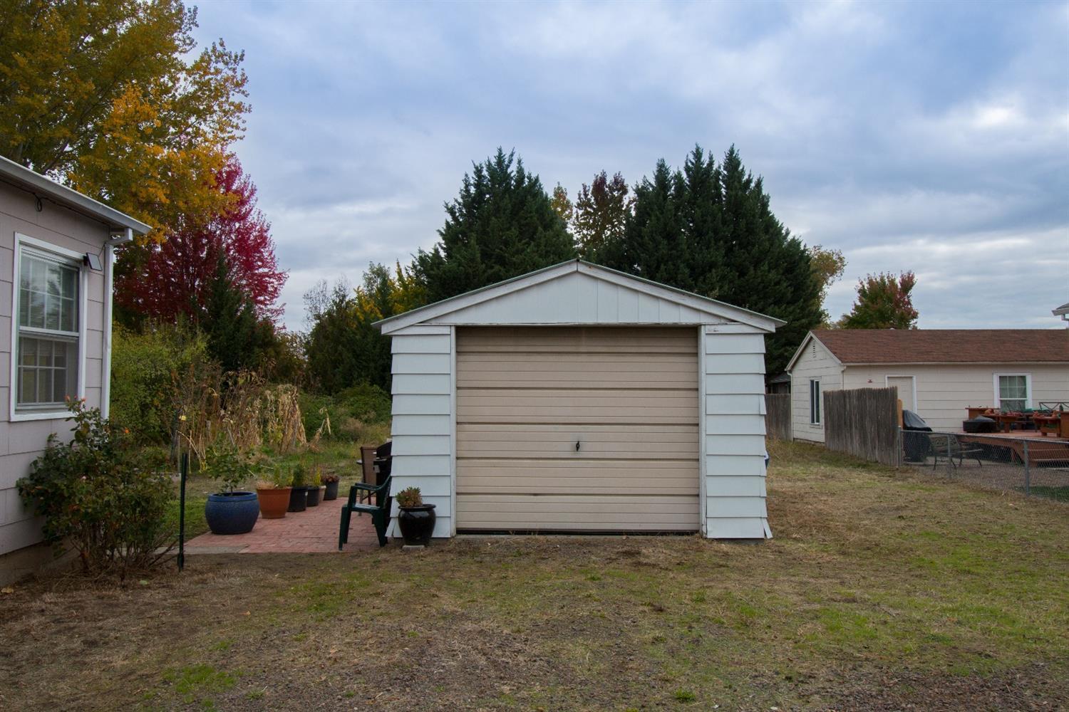 2712 Merriman Road Medford, OR 97501 - Photo 10 of 12 a view of a house with a yard