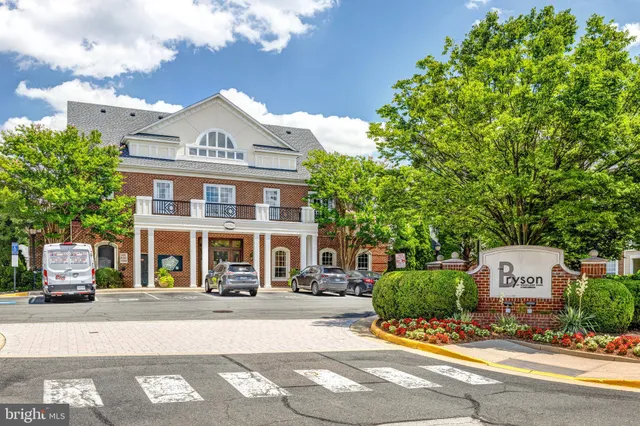 $360,000 | 12953 Centre Park Circle, Unit 218, Herndon, VA 20171