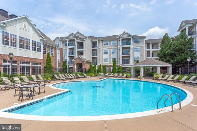 $360,000 | 12953 Centre Park Circle, Unit 218, Herndon, VA 20171