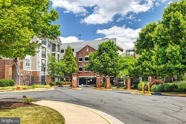 $360,000 | 12953 Centre Park Circle, Unit 218, Herndon, VA 20171