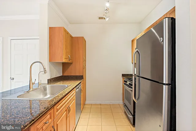 $360,000 | 12953 Centre Park Circle, Unit 218, Herndon, VA 20171