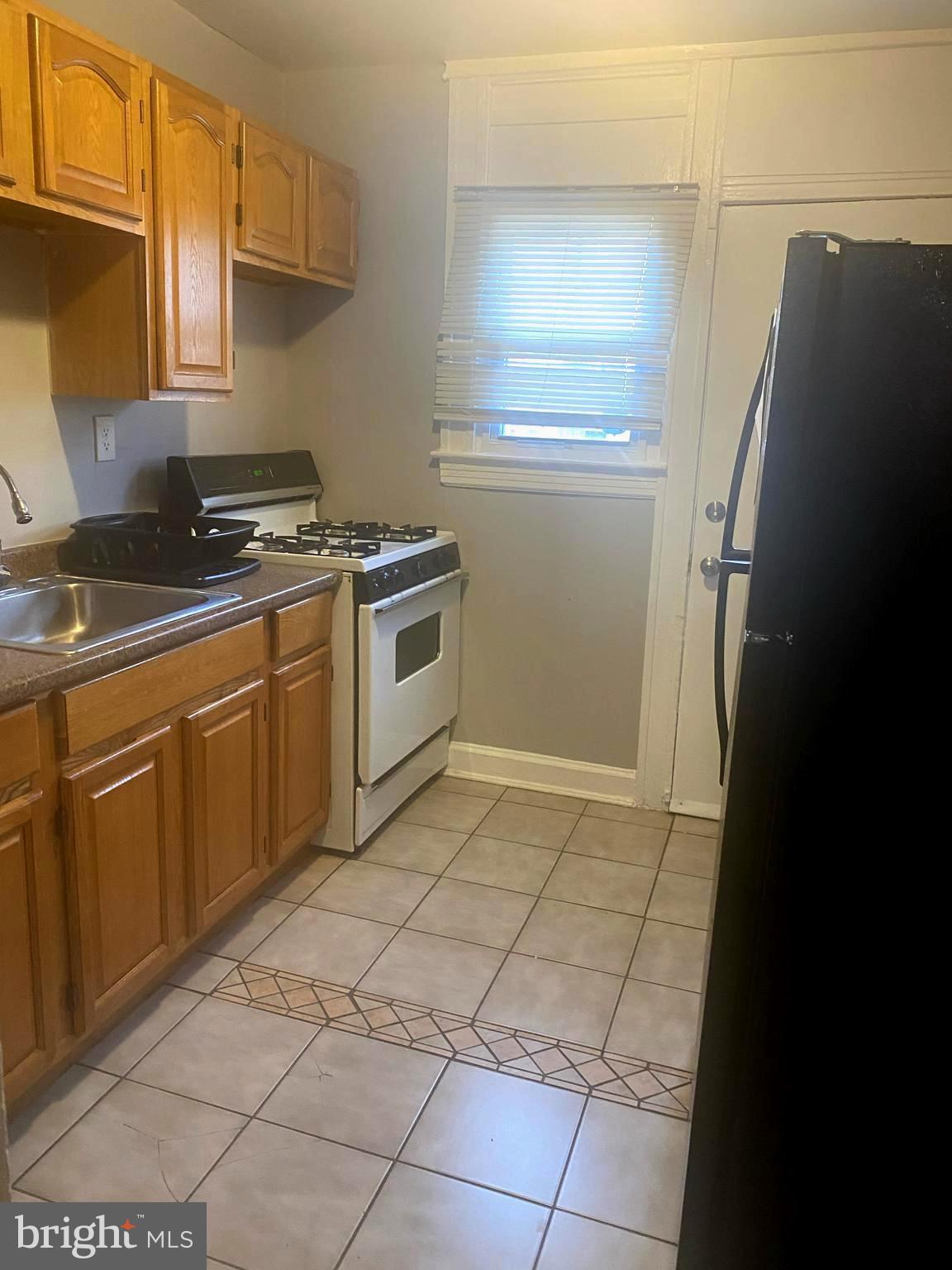 2540 Aisquith Street Baltimore, MD 21218 - Photo 14 of 34