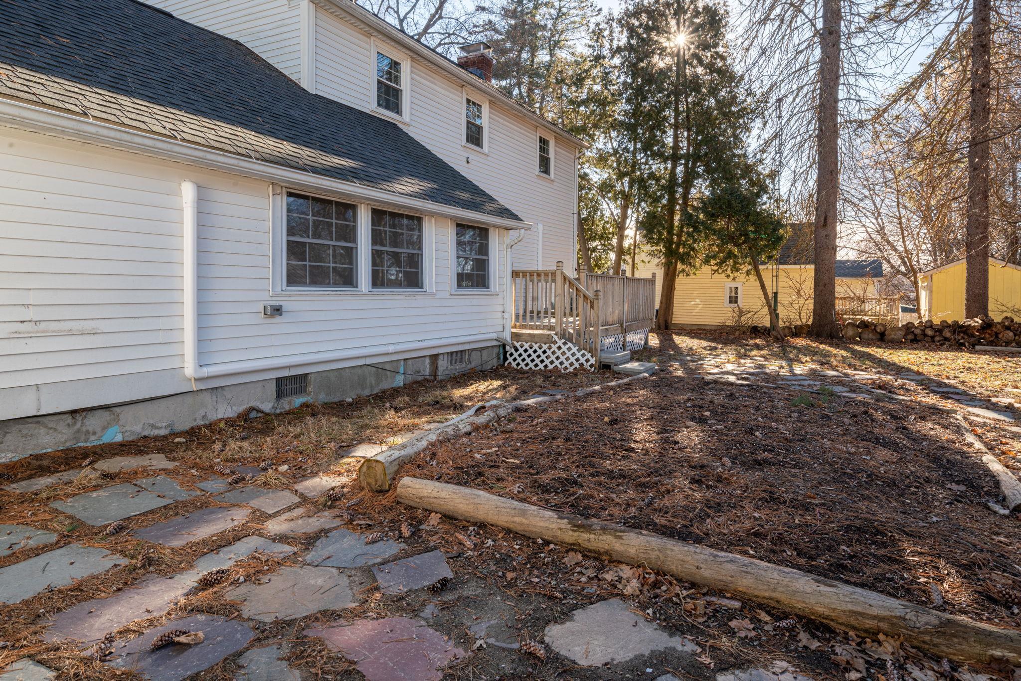 88 Tory Road Manchester, NH 03104 - Photo 25 of 36
