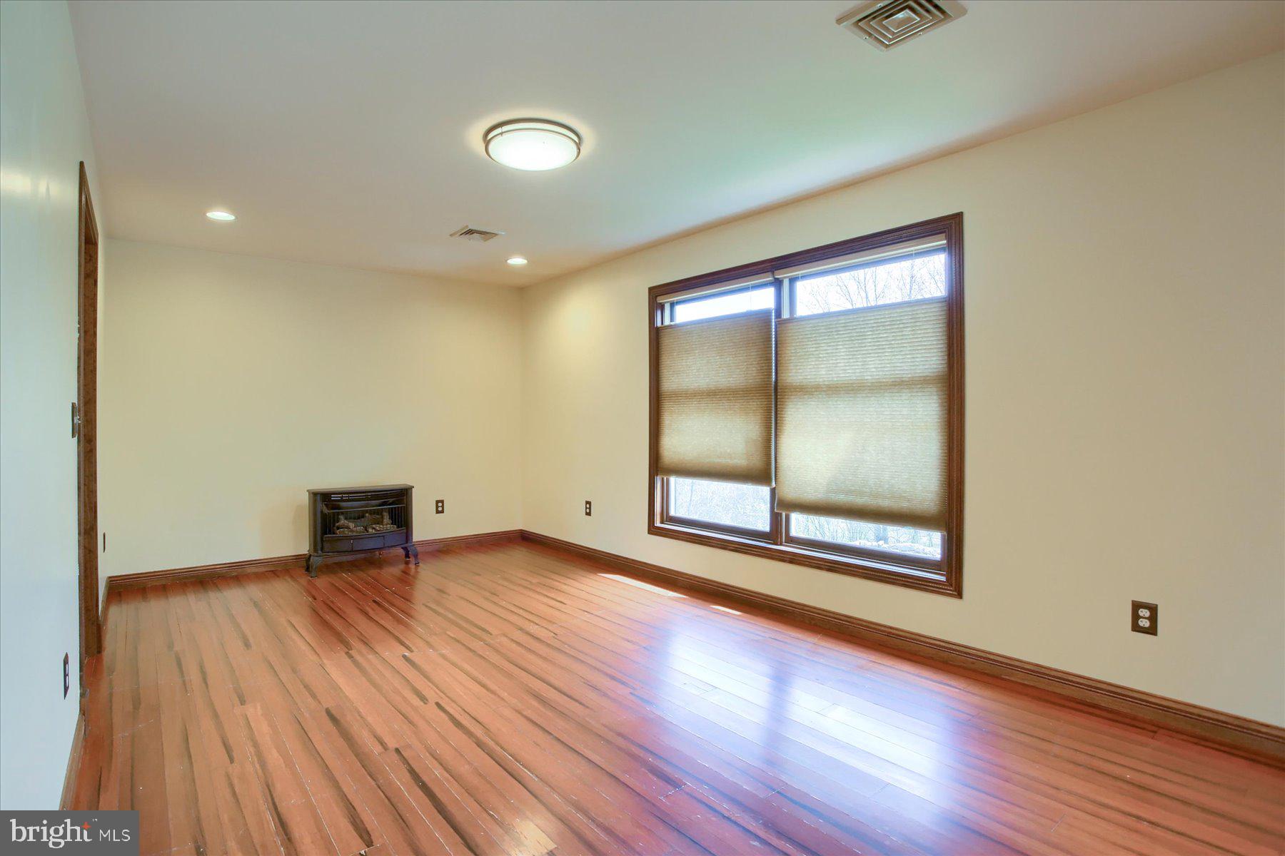 62 Tapeworm Road New Bloomfield, PA 17068 - Photo 11 of 40 Propane stove