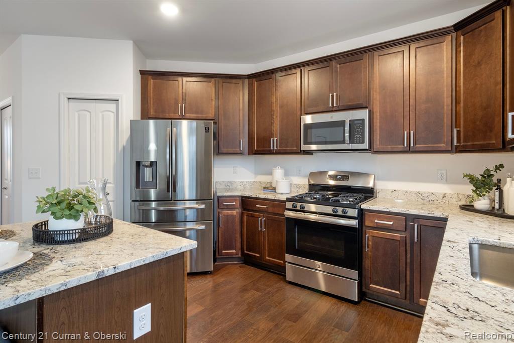 49513 Cherry Hill Road Canton, MI 48188 - Photo 12 of 37