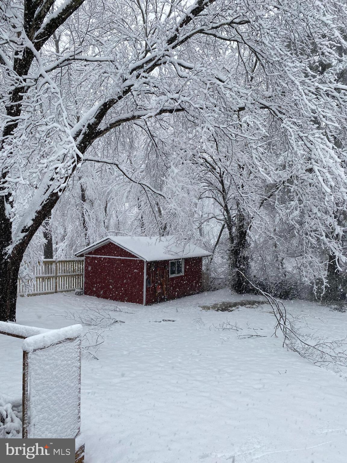 4518 Gage Road Alexandria, VA 22309 - Photo 42 of 42 a view of wooden fence