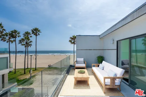 $9,200,000 | 2419 Ocean Front Walk, Venice, CA 90291