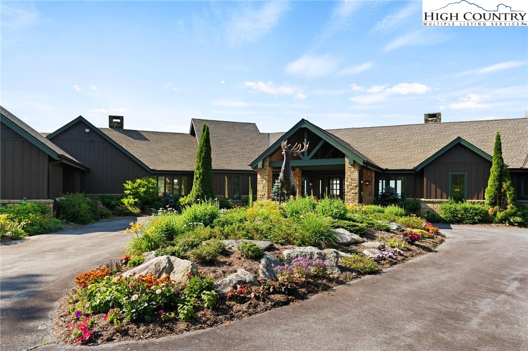 1705 Forest Ridge Drive Linville, NC 28646 - Photo 2 of 50