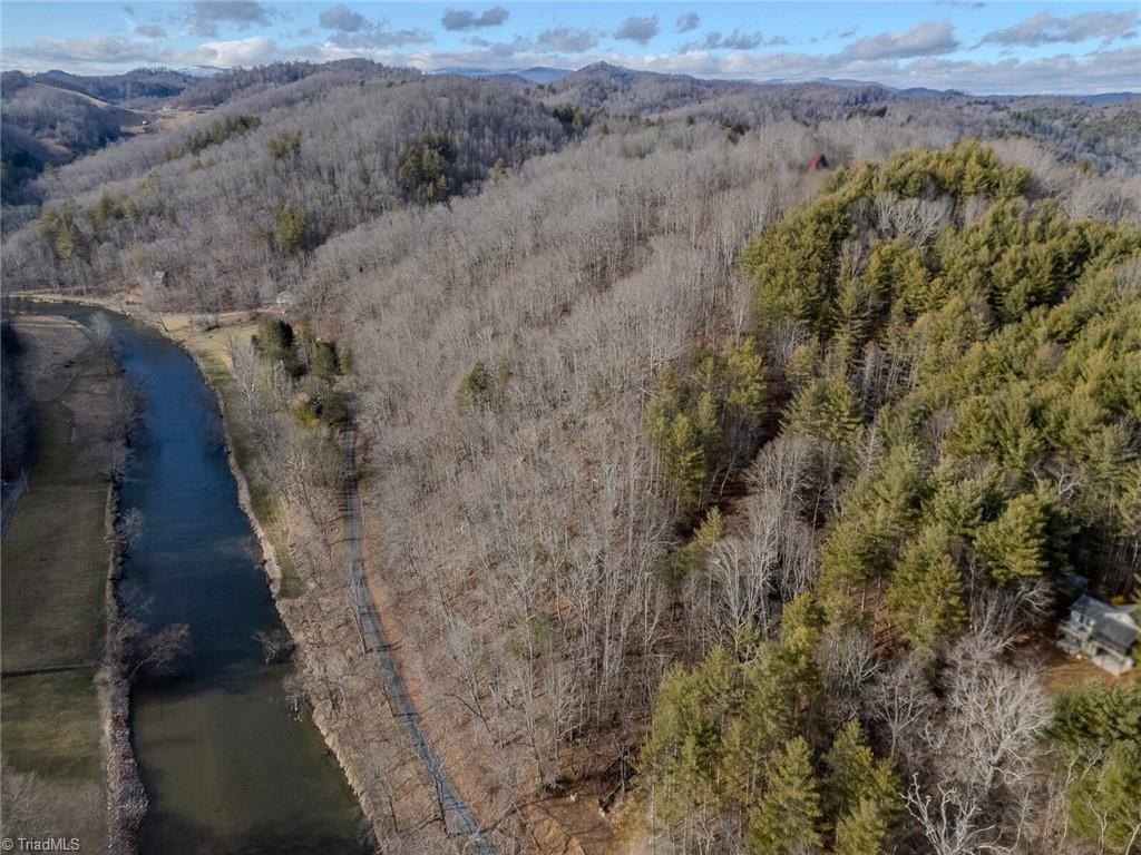 8-9 Haven Ridge Path Lansing, NC 28643 - Photo 11 of 15