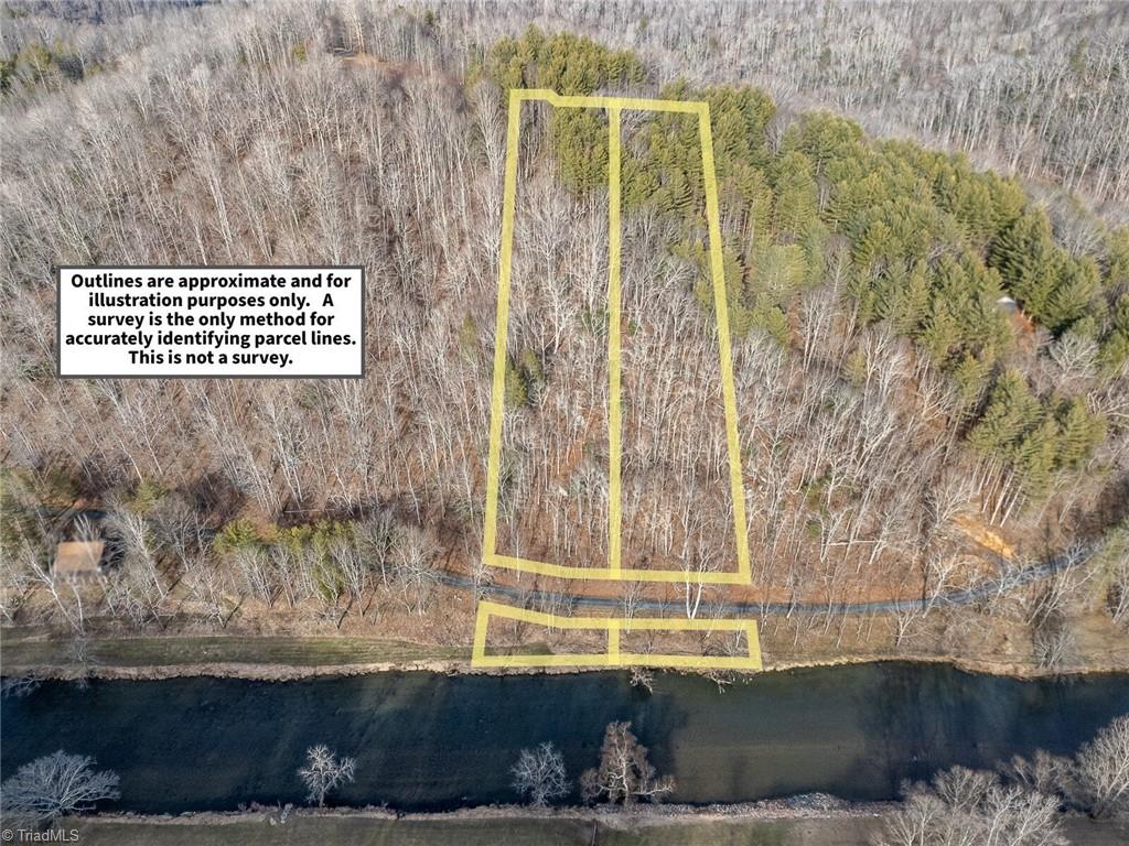 8-9 Haven Ridge Path Lansing, NC 28643 - Photo 3 of 15