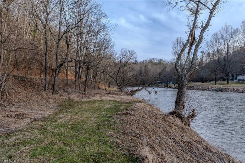 8-9 Haven Ridge Path Lansing, NC 28643 - Photo 6 of 15