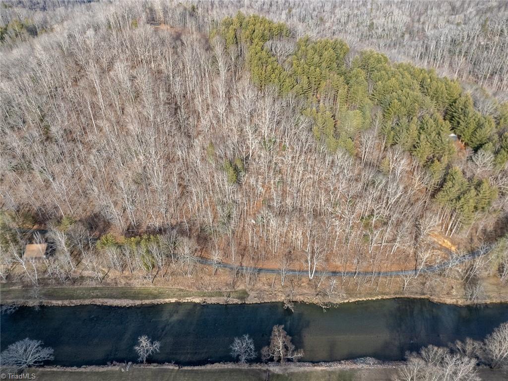 8-9 Haven Ridge Path Lansing, NC 28643 - Photo 7 of 15