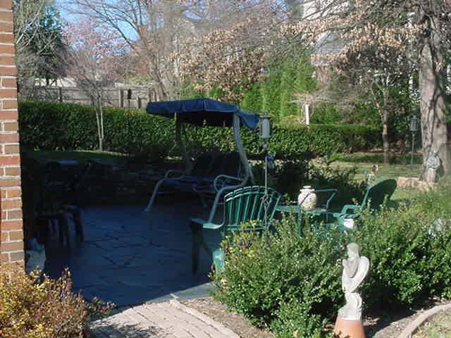 1605 Wilbur Road Southwest Roanoke, VA 24015 - Photo 2 of 12 Garden