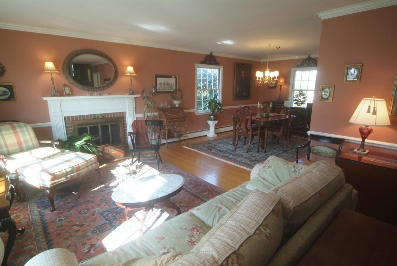 1605 Wilbur Road Southwest Roanoke, VA 24015 - Photo 5 of 12 Dining Room