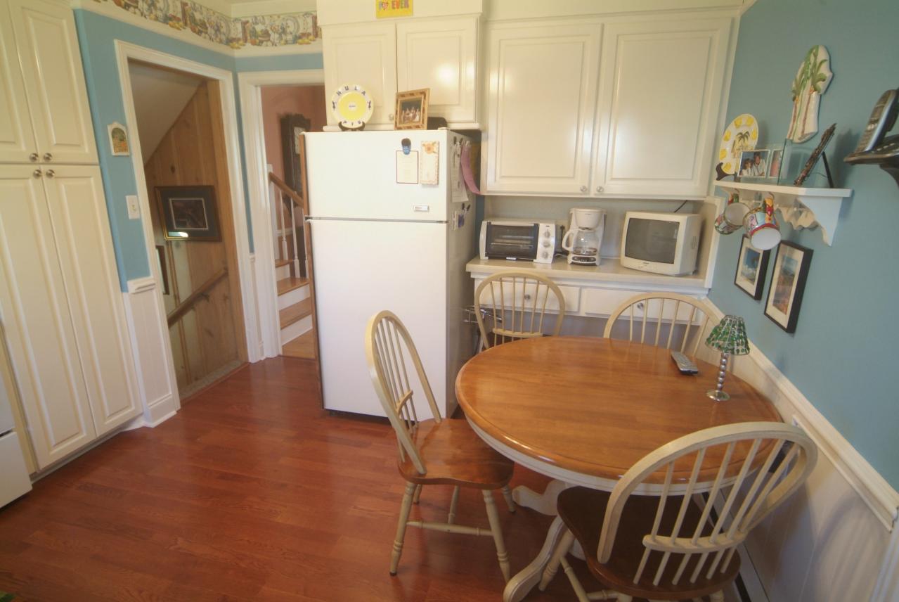 1605 Wilbur Road Southwest Roanoke, VA 24015 - Photo 7 of 12 Kitchen