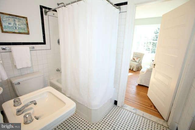 819 Hillside Road Lutherville-Timonium, MD 21093 - Photo 16 of 30 Master bath