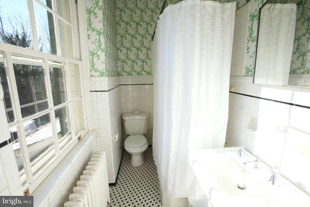 819 Hillside Road Lutherville-Timonium, MD 21093 - Photo 20 of 30 Bath to bedroom #4