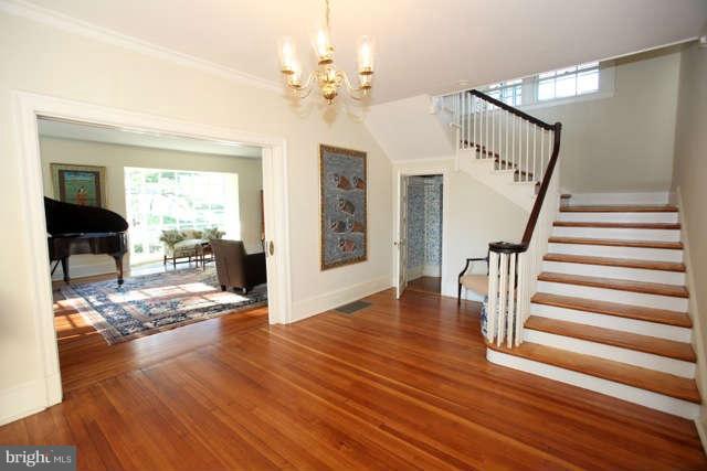 819 Hillside Road Lutherville-Timonium, MD 21093 - Photo 4 of 30 Front entrance