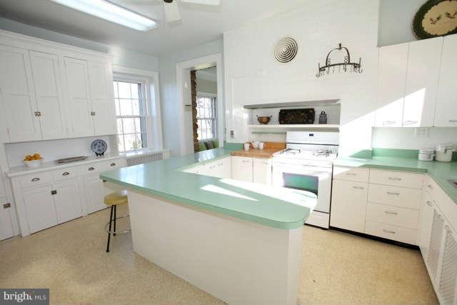 819 Hillside Road Lutherville-Timonium, MD 21093 - Photo 9 of 30 Kitchen