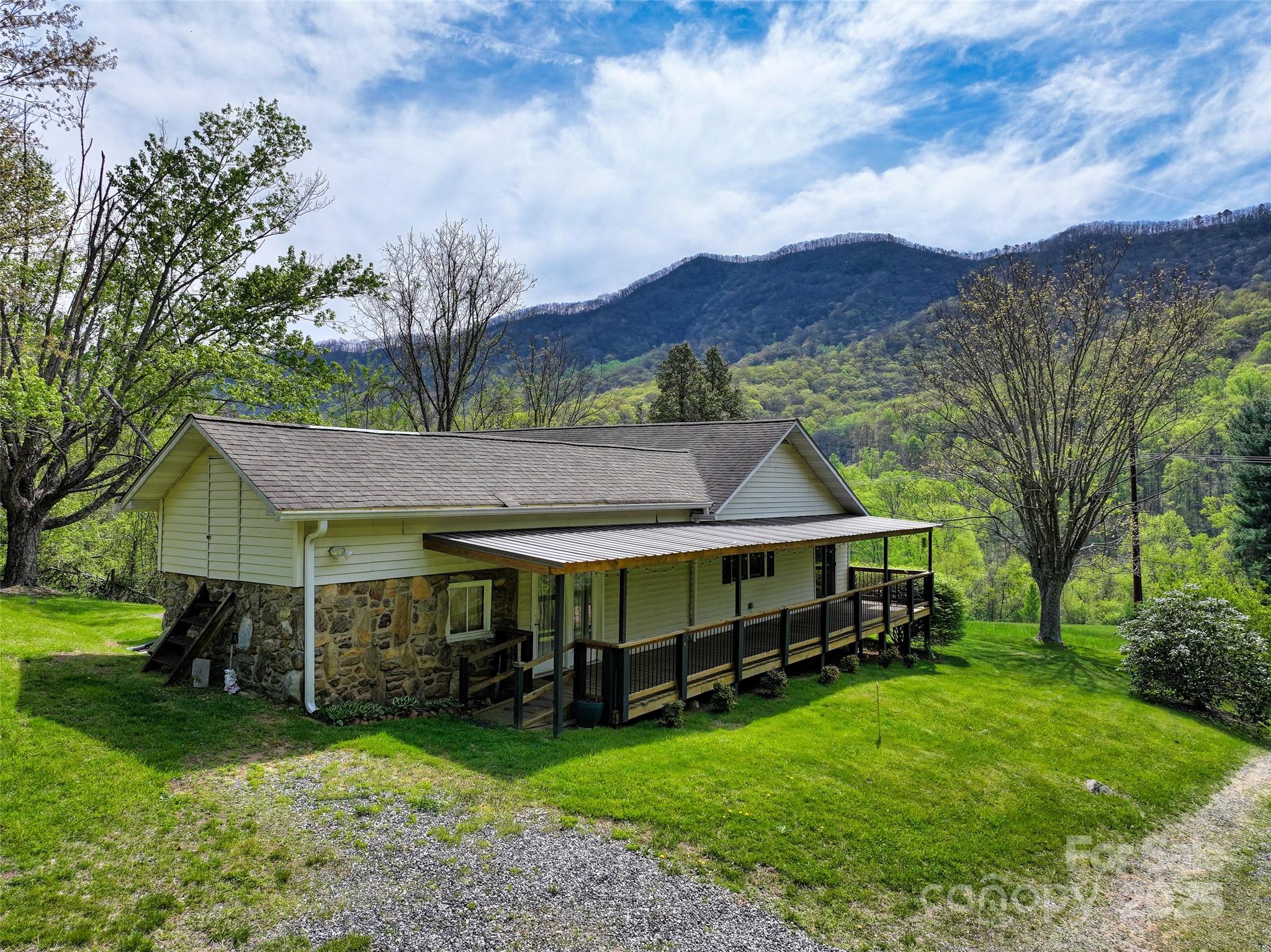 1567 Newfound Road Canton, NC 28716 - Photo 7 of 31