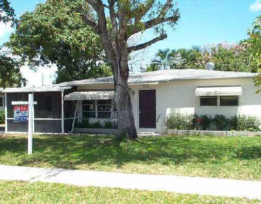 165 Northeast 21st Street Boca Raton, FL 33431 - Photo 1 of 5 Primary Photo