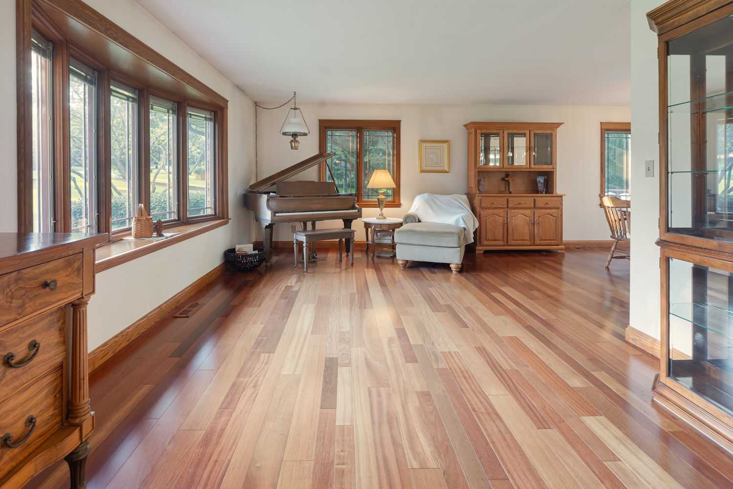 5857 South Brooklyn Road Rochelle, IL 61068 - Photo 13 of 31 a living room with furniture and a wooden floor