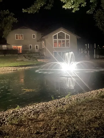 a view of a water fountain