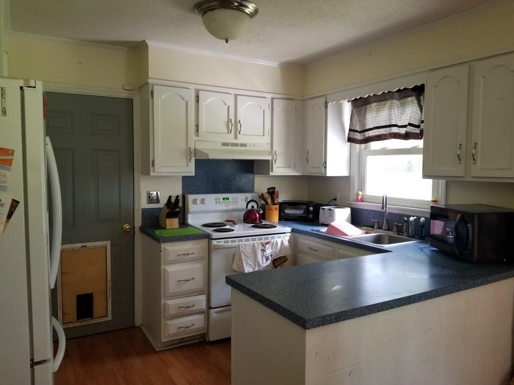 370 Oxford Road Ladson, SC 29456 - Photo 3 of 15 Oxford Kitchen