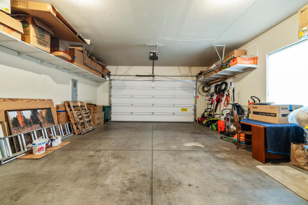 9507 Kestrel Road Klamath Falls, OR 97601 - Photo 29 of 47 9057KestrelRd-63