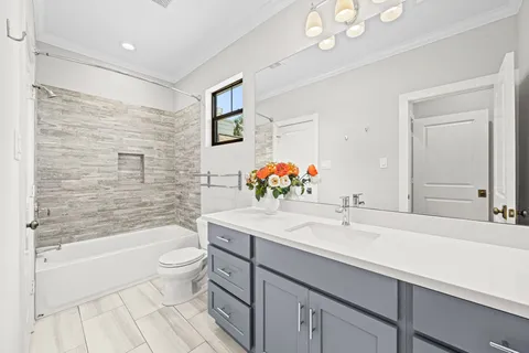 $1,350,000 | 1013 Martin Street, Houston, TX 77018