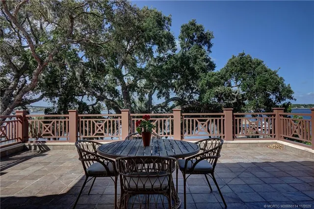 $5,999,998 | 31 North River Road, Stuart, FL 34996