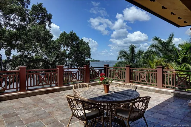 $5,999,998 | 31 North River Road, Stuart, FL 34996