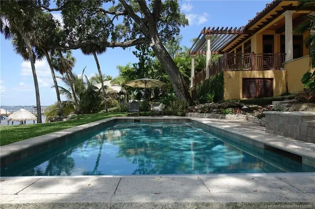 $5,999,998 | 31 North River Road, Stuart, FL 34996
