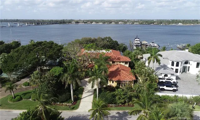 $5,999,998 | 31 North River Road, Stuart, FL 34996