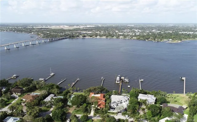 $5,999,998 | 31 North River Road, Stuart, FL 34996