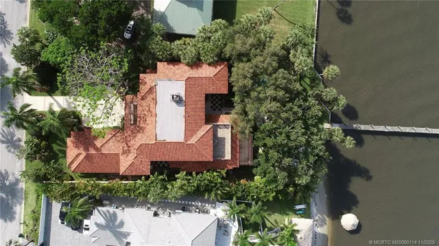$5,999,998 | 31 North River Road, Stuart, FL 34996