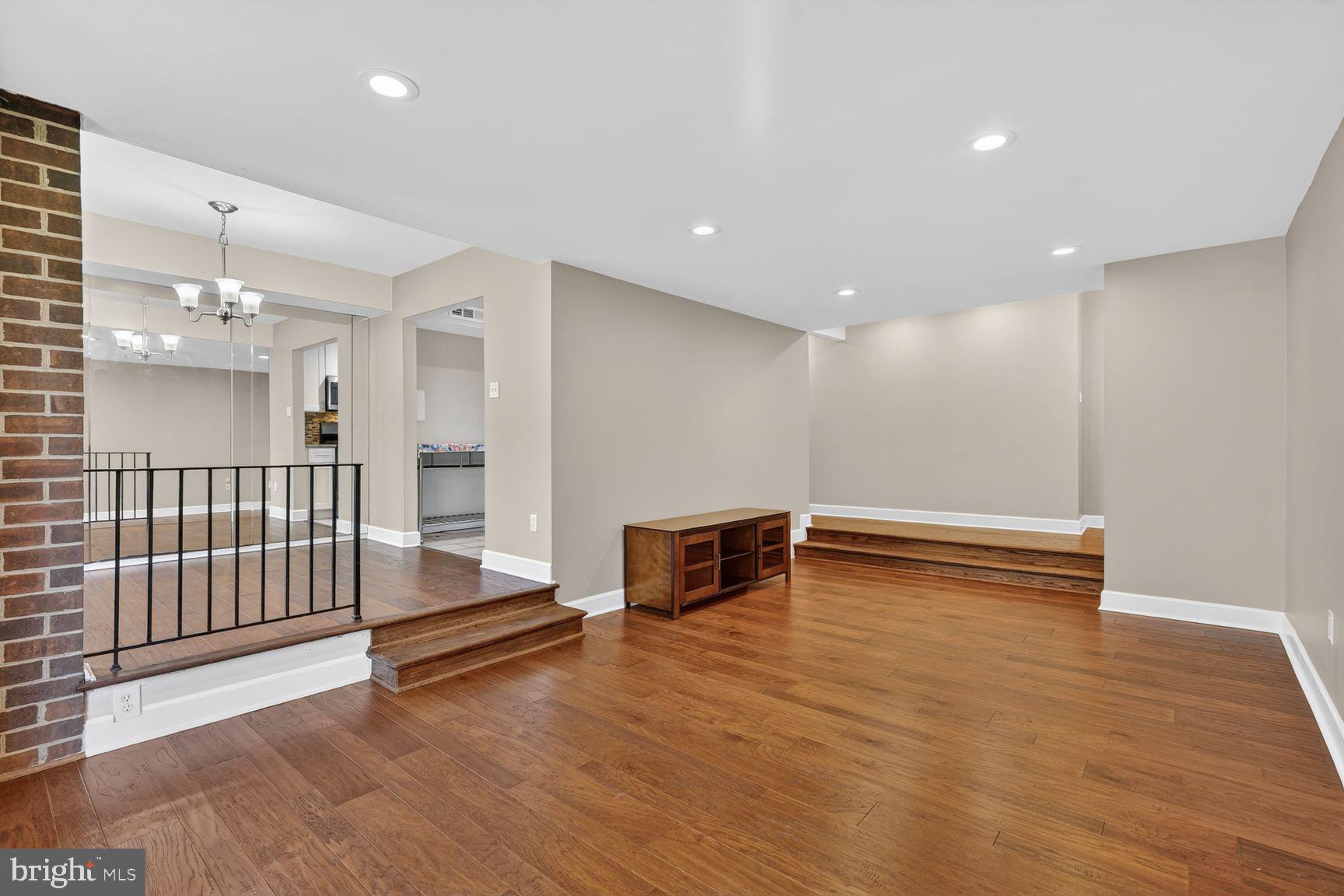 2004 Coleridge Drive, Unit 20201 Silver Spring, MD 20902 - Photo 3 of 26