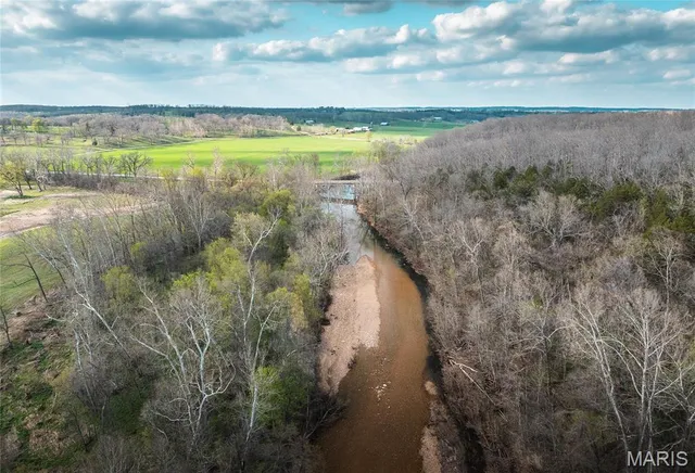 $1,443,850 | 32271 Maries Road 213, Vienna, MO 65582